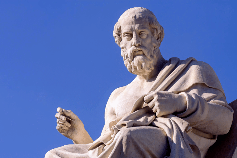Une statue de Platon