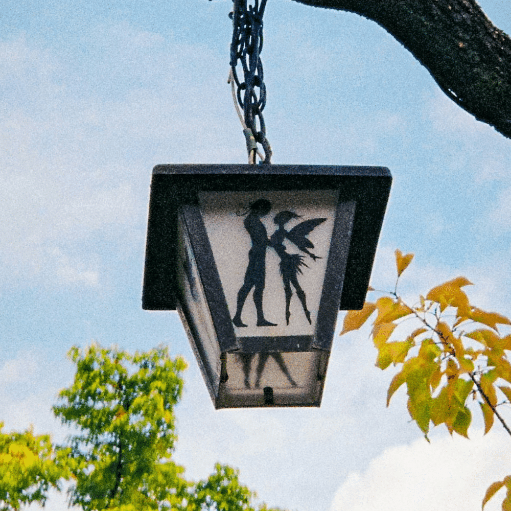 Une lumière avec Peter Pan et la fee Clochette