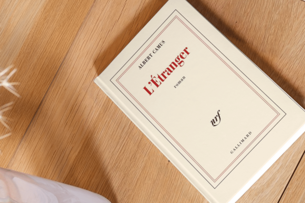 Le livre L'Etranger de Camus