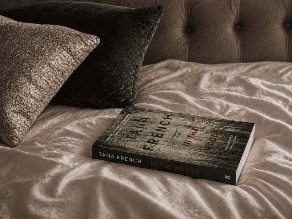 Le livre In The Woods de Tana French