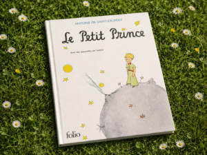 Le livre "Le Petit Prince" d'Antoine de Saint-Exupéry