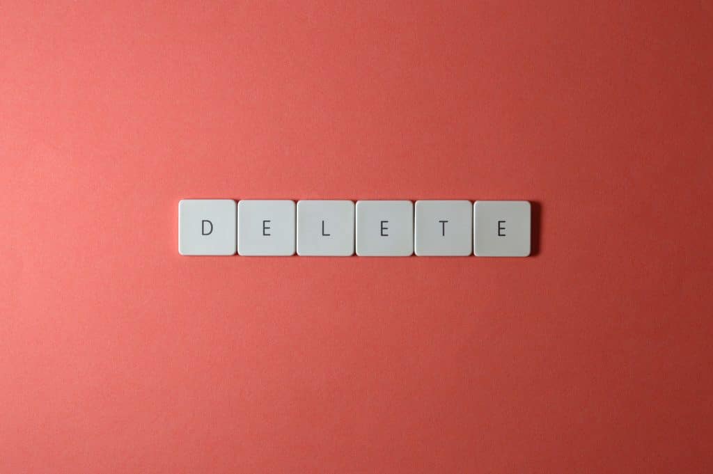 Lettres qui forment le mot "Delete"